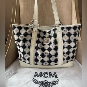 Authentic MCM large Diamond pattern shopper tote (E12)